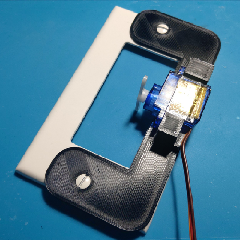 3D printed bracket with servo